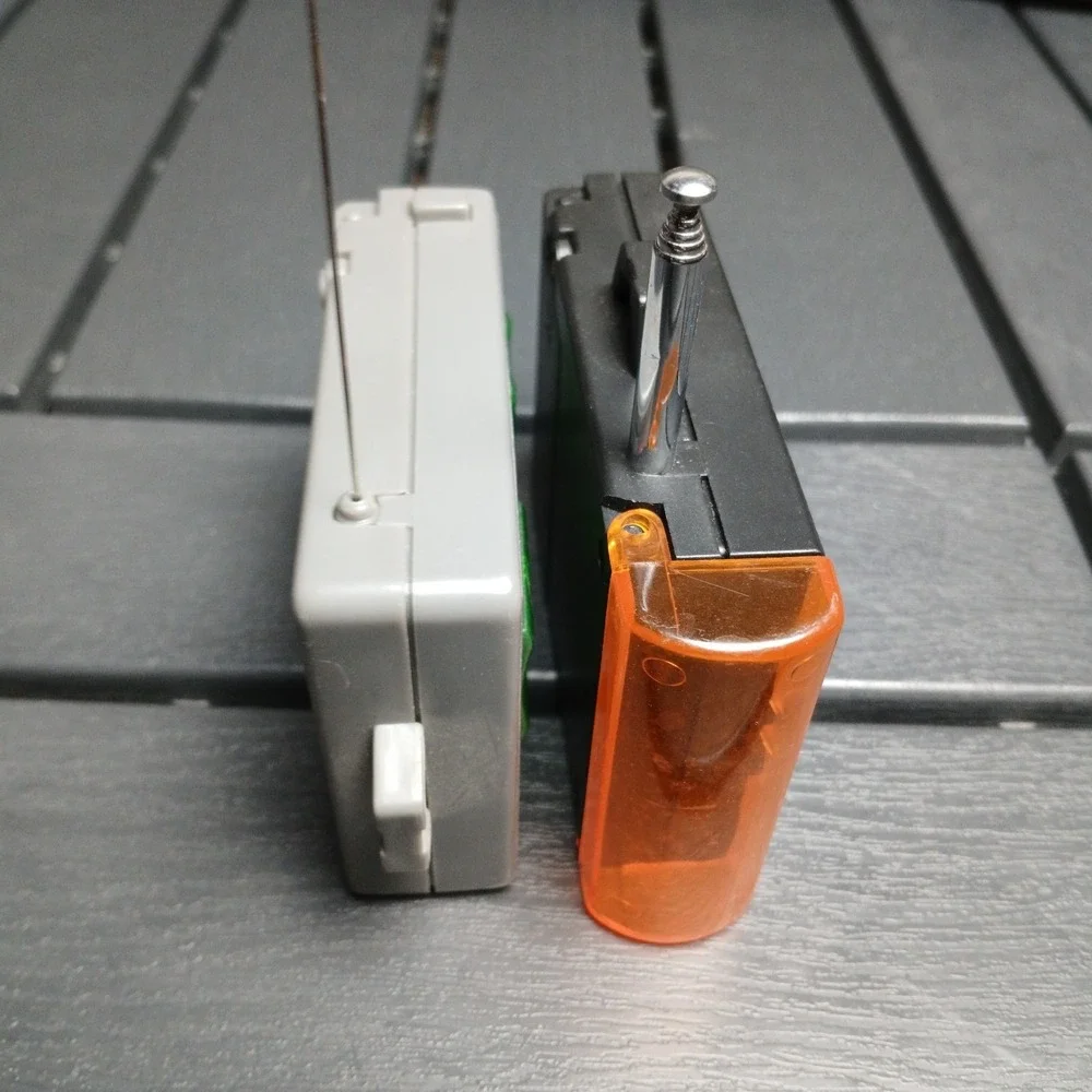 R/C MICROSIZERS TRANSMITTER LOT OF‎ 2 With Charging Base 27 MHz & 49 MHz Hobbico